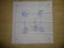 Tischdecke blau bestickt   83