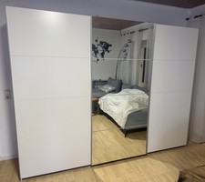 Schiebetürenschrank