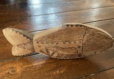 Alter geschnitzter Fisch -