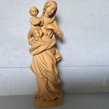 Große holzmadonna mit - holzmadonna,