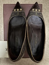 LOUIS VUITTON Pumps Absatz