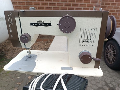 Nähmaschine victoria mit tur - nähmaschine,