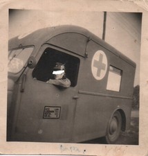 Foto Oldtimer: Sankra - Krankenwagen 2. Weltkrieg (Wehrmacht) 6x6cm, echt