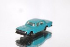 PKW Wolga Limousine blau