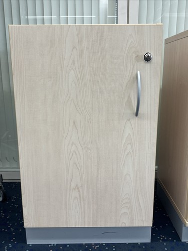 Flügeltürschrank - , (febrü)