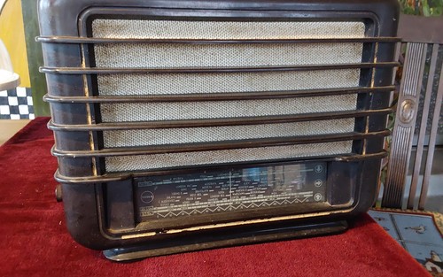 Röhrenradio tesla rytmus - ,