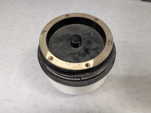 Vacuum capacitor - vacuum,