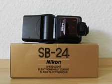 Nikon Speedlight SB-24 TTL, Zoomreflektor 24-85mm, Stroboskopblitz u.v.m.
