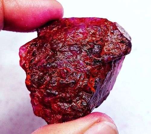 Natürlicher roter beryll - natürlicher,