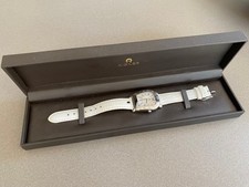 Aigner Quarz Damen-Armbanduhr BERGAMO  A32200 Edelstahl mit weißem Lederarmband