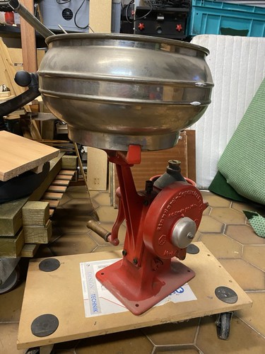 Getreidemühle manuell mit