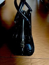 Louis Vuitton Lackleder