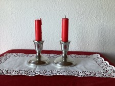 Ein paar flammiger leuchter - ein,