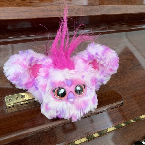 Furby lila interaktives