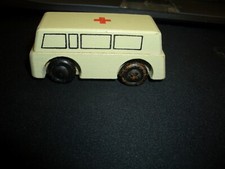 Krankenwagen kleines Holzauto