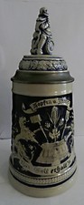 Schmuckbierkrug aus Steingut Deckel Zinn mit Patron auf Bierfass Details s.u.
