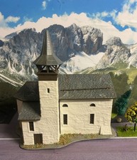Wunderschöne Schweizer Bergkirche, Alpen, Österreich, Haus, Gebäude H0