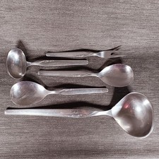 Einzelteile RONEUSIL, 2 x Soßenlöffel, 2 x Vorlegelöffel, 1 x Vorlegegabel, geb.