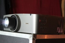 *EIKI LC-WUL100*WUXGA Beamer