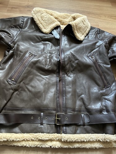 Braune lederjacke mit - braune,