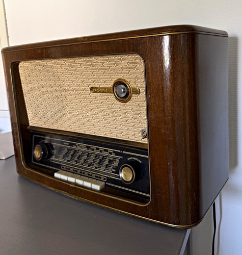 Braun vintage röhrenradio - braun, im