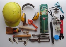 Altes Werkzeug Konvolut, Helm