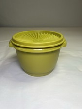 Avocado Tupperware Servalier