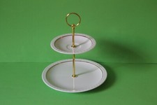 zweistöckige Etagere Teller