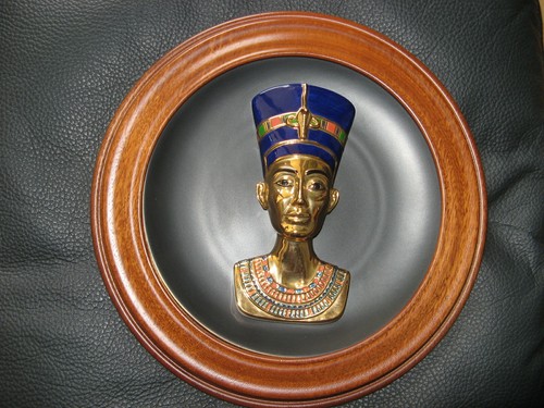 The golden mask tutankhamun - golden,