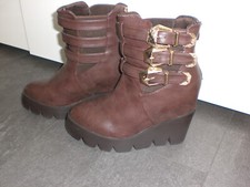 Boots Keilabsatz Stiefel braun