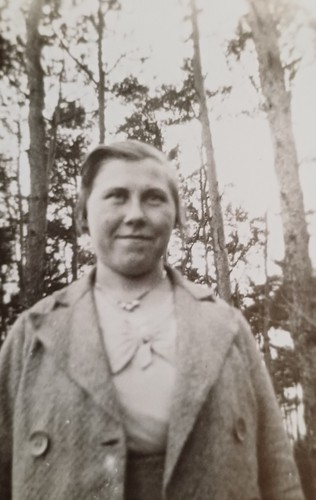 Porträt mollige frau blickt - frau,