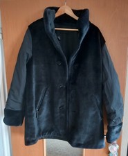 Damenjacke zum Wenden Gr.~46 schwarz Webpelz Rauten Knöpfe Taschen mit RV