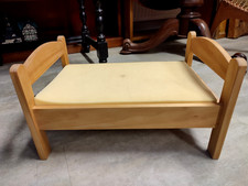 Puppenbett aus Holz