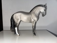 Time Square 1 von 4 Peter Stone Modellpferd traditionell