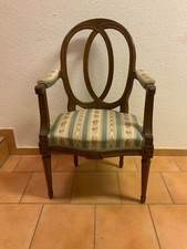 Louis Seize Armlehnstuhl in Nussbaum