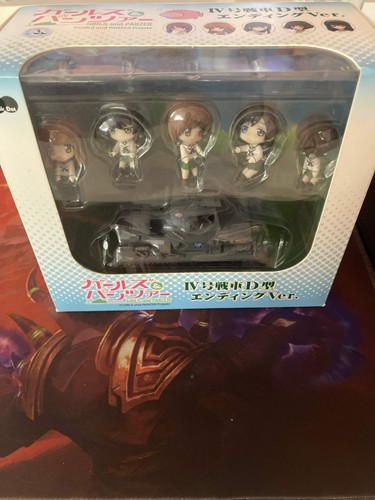 Girls und panzer kampfwagen - girls,