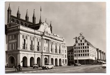 Foto Ak Rostock Rathaus und Haus Sonne 1974 Wohnheim Deutsche Seereederei