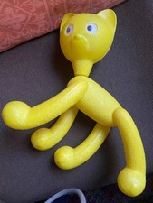 große gelbe DDR Plastik Katze