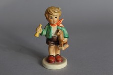 Hummel Figur 239/0 Junge mit