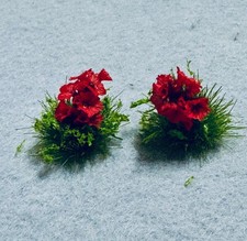 Mini Fee Garten Landschaft 2x Miniatur Blumen rot Gras Büschel Deko DIY