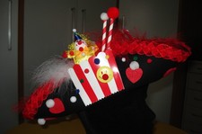 Karneval/Fasching, Jeck mit Stil, Dreispitz schwarz/rot/weiß/bunt, Gr. 56, neu