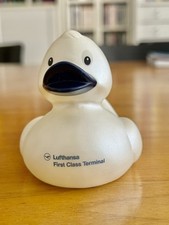 Lufthansa FIRST CLASS BADEENTE / RUBBER DUCK / Perlmutt