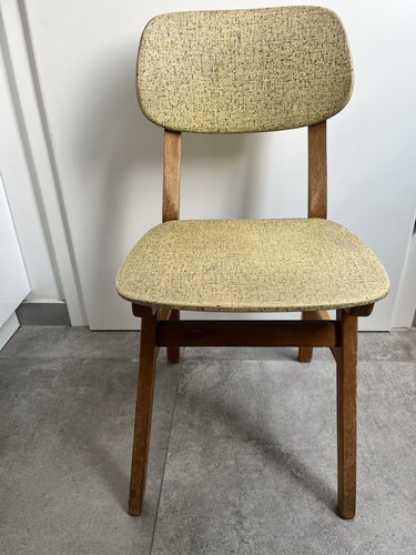 Vintage stuhl mit nieten - vintage.,