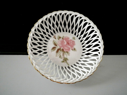 Durchbruch schale mit - schale,