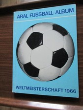 Aral Fussball-Album Weltmeisterschaft 1966, mit Gebrauchsspuren, gut erhalten...
