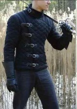 Handgefertigte Gambeson Ritter