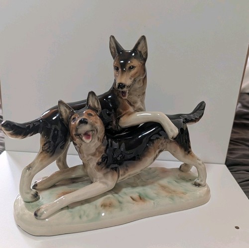 Alte porzellanfigur spielende - porzellanfigur,