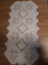 Hardanger Weihnachtstischläufer 95 x 48 cm in Rot und Gold