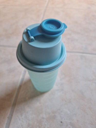 Tupperware shaker mixer - tupperware,