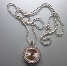 schöne verzierte Ketten